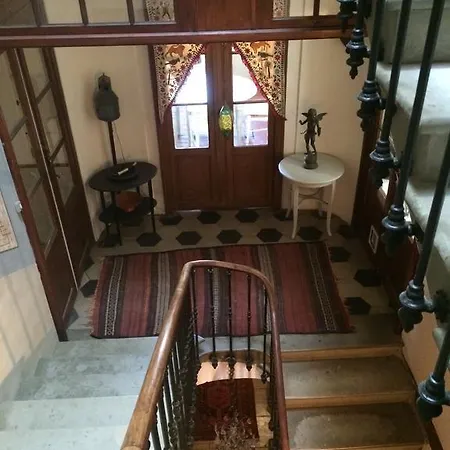 La Cour D'ete